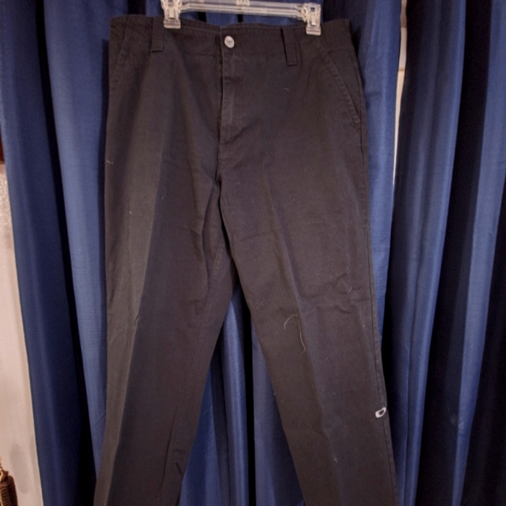 Oakley Icon men's pants in 38x32. lightly used in great condition